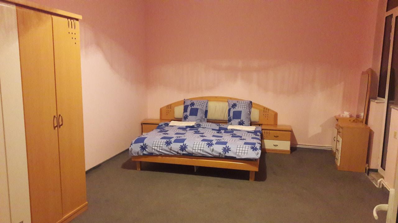 Noy Hostel Jerevan Buitenkant foto