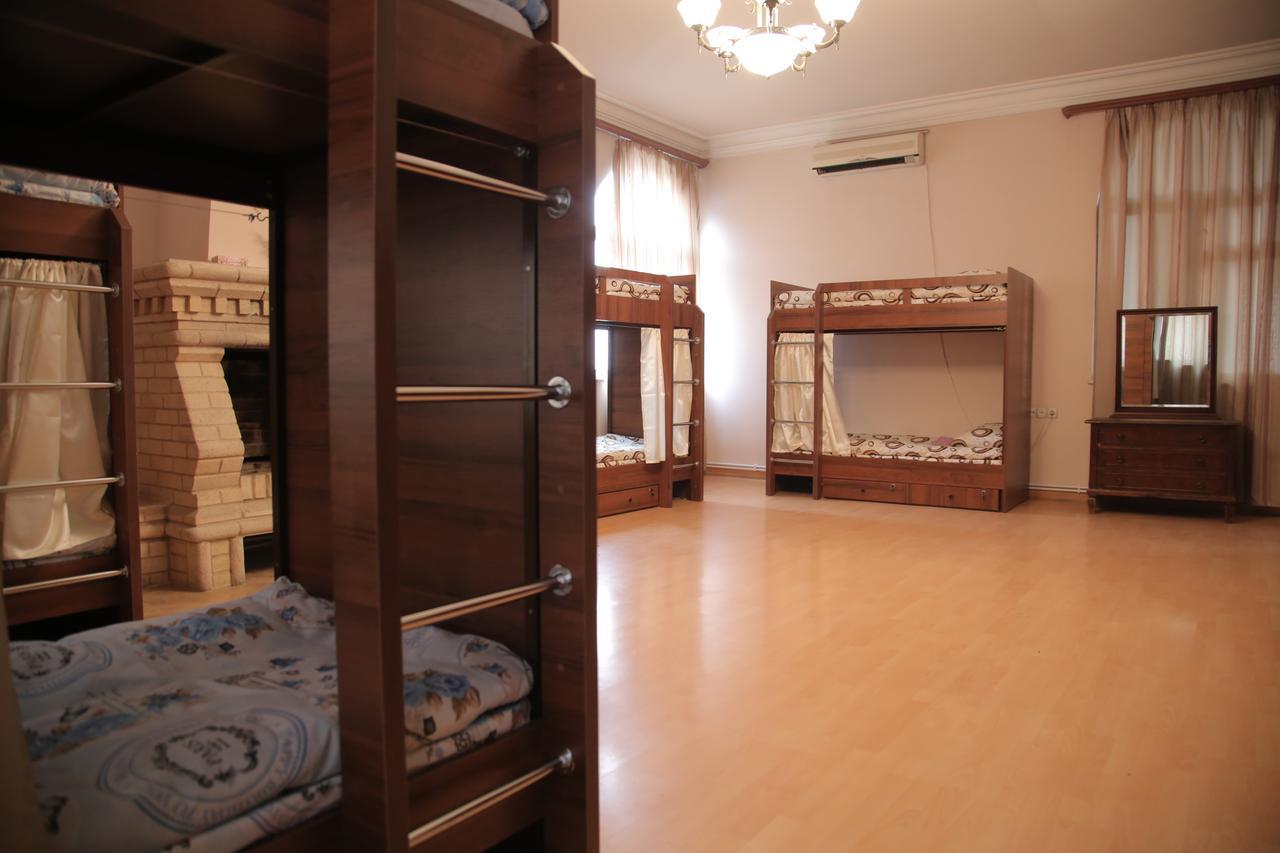 Noy Hostel Jerevan Buitenkant foto